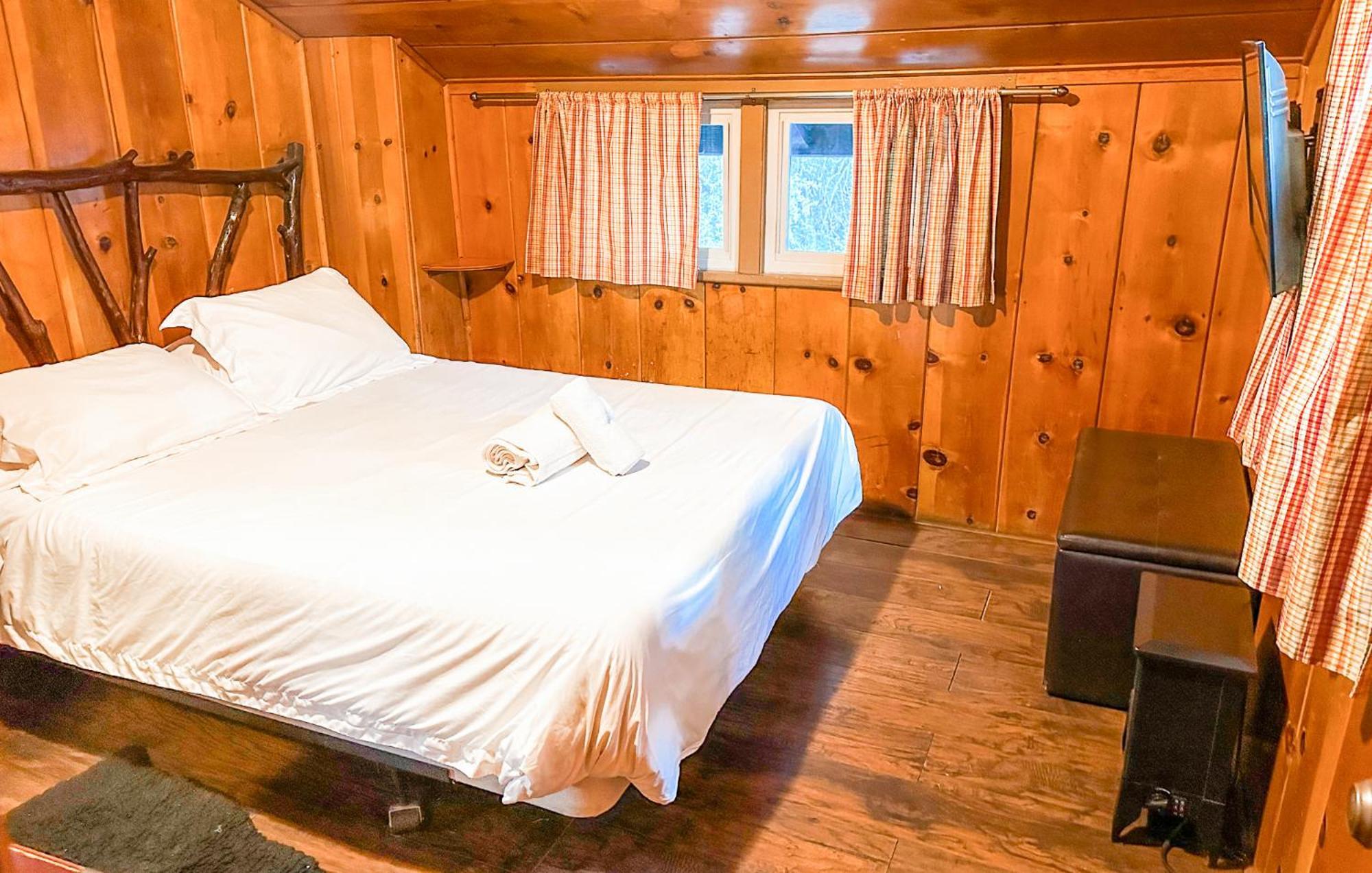 Ith Big Bear & Auberge de jeunesse