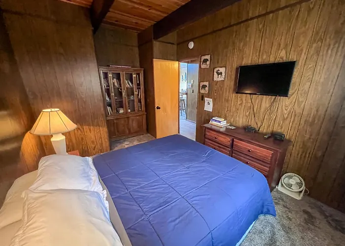 Ith Big Bear Lake Hostel & Lodge