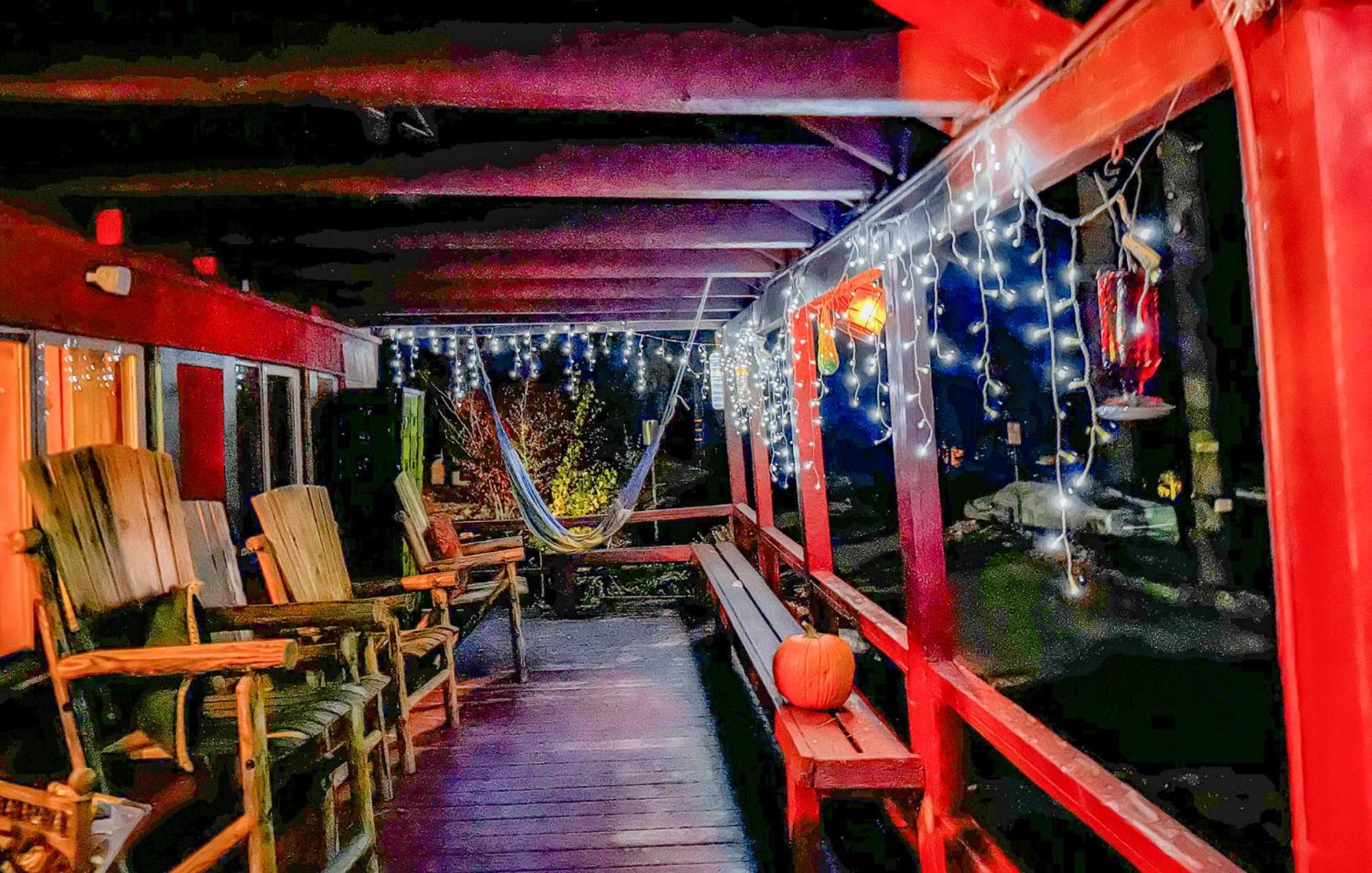Ith Big Bear & Hostal *