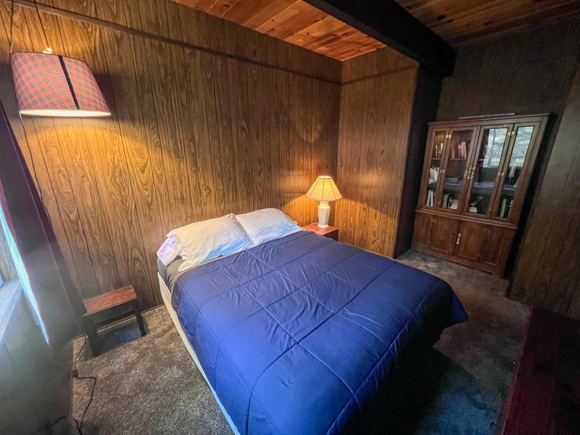 Ith Big Bear & Hostal *