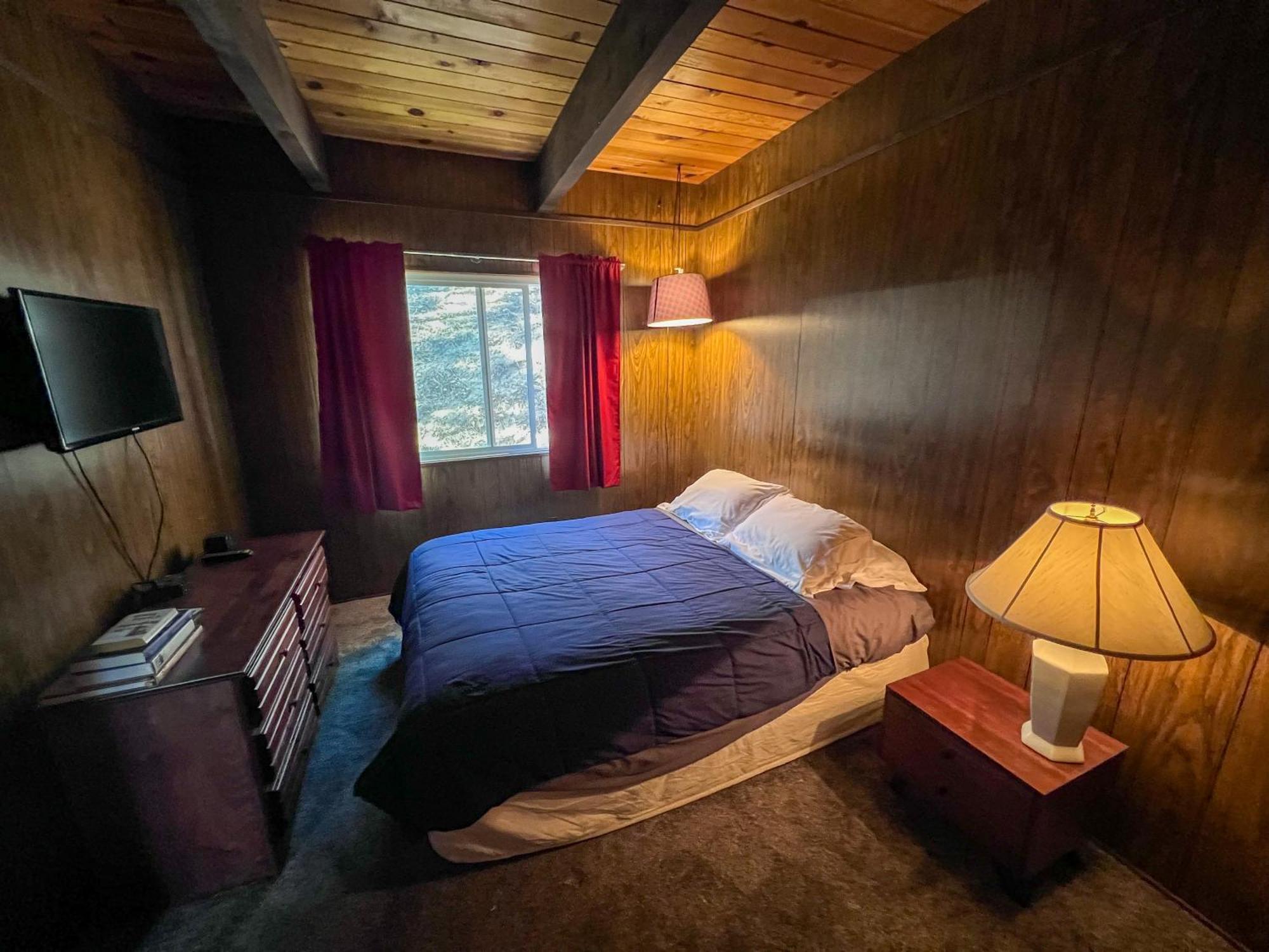 Hostal Ith Big Bear & *